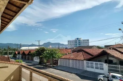 Casa sobreposta de condomínio com 2 suítes, somente aqui na imobiliária morada na praia.