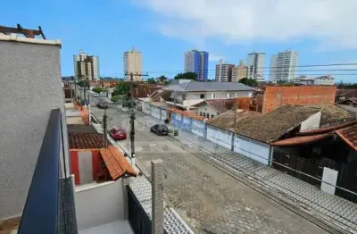 Triplex na mirim, 3 dormitórios, quintal, venha conferir na imobiliária em praia grande.