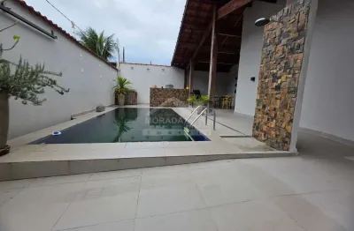 Casa isolada e maravilhosa no forte, 6 dormitórios, piscina, edícula, confira em praia grande.