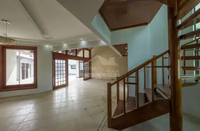 Sobrado isolado no jardim mathilde, 5 suítes, confira na imobiliária em praia grande.