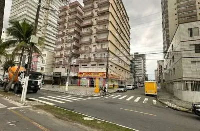Apto amplo de 1 dormitório, prédio frente mar, confira na imobiliária em praia grande.