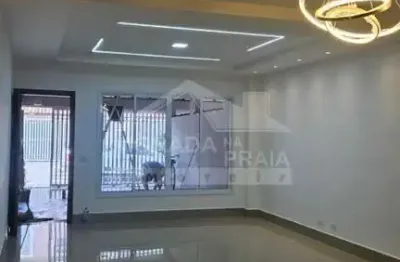 Sobrado triplex 3 dormitórios, terraço, quintal, confira na imobiliária em praia grande.