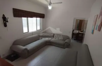 Casa geminada na tupi, 2 dormitórios, 2 vagas, quintal, confira na imobiliária em praia grande.