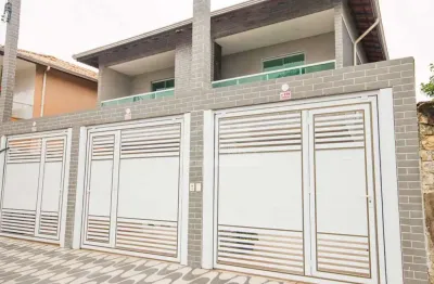 Casa em condomínio fechado no tude bastos, 2 dormitórios, 2 vagas, churrasqueira, só em praia grande