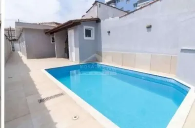 Casa à venda no maracanã ? 2 dorms com piscina e churrasqueira