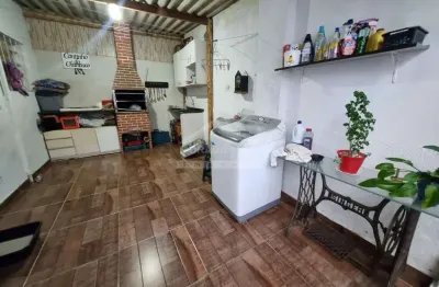 Casa  geminada, 2 dormitórios, só na imobiliária em praia grande.