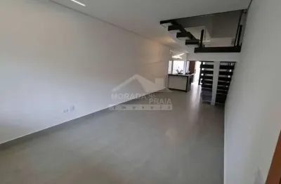 Sobrado na guilhermina, 3 suítes grandes, sacada, 100 metros do mar, confira em praia grande.