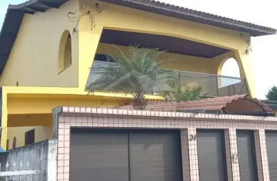 Casa com 3 quartos para alugar na Vila Voturua, São Vicente 