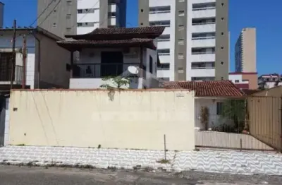 Lindo sobrado na mirim, 2 dormitórios, confira na imobiliária em praia grande.