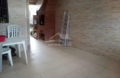 Casa geminada no canto do forte, 2 dormitórios, 2 vagas, confira na imobiliária em praia grande.
