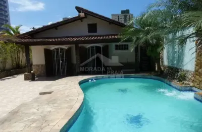 Casa isolada na vila tupi, 4 dormitórios, piscina, 4 vagas, confira em praia grande.