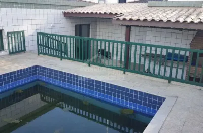 Cobertura enorme na aviação 3 dormitórios, piscina, quintal, confira na imobiliária em praia grande.
