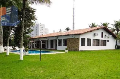 Casa c/ 1700 m² de terreno, piscina e churrasqueira  lado praia!