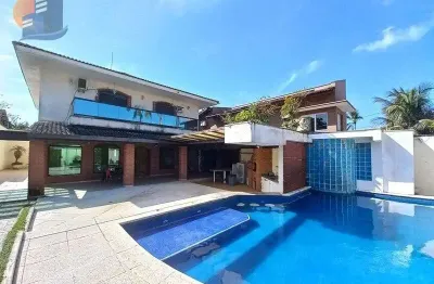 Casa sobrado 04 suítes, quintal amplo com piscina e churrasqueira!