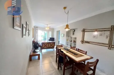 Amplo apartamento de frente com sacada região dos restaurantes!