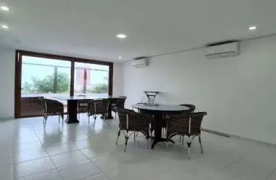 Casa em condomínio  150 metros do mar região dos hotéis.