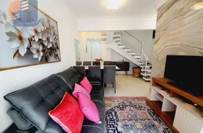 Excelente cobertura duplex - 100 metros da praia  reformada, sofisticamente decorada.