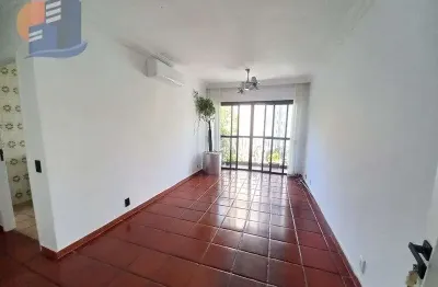 Região do tortuga rua tranquila com lazer no prédio.