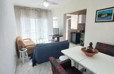 Apartamento reformado apenas 3 quadras da praia enseada.