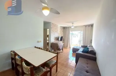 Lado praia/apto de frente com sacada ampla região comercial!