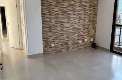 Reformado em guarujá com móveis planejados e piscina no condomínio!