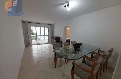 Apartamento c/vista ao mar, arejado, semi mobiliado, cômodos espaçosos, próximo de comércios em geral