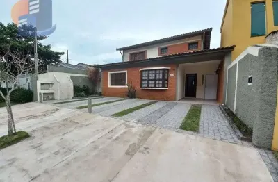 Condomínio fechado! sobrado c/05 dorms sendo 04 suítes, praia do pernambuco!