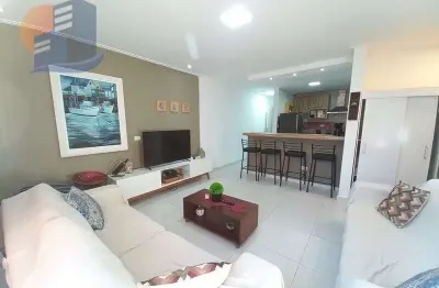 Reformado! 01 quarto/02 banheiros e 02 vagas de garagem!