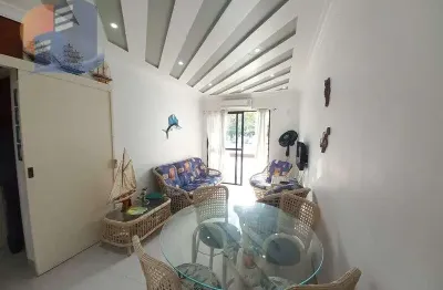 Apto reformado/prédio com lazer na praia da enseada guarujá