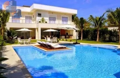 Casa em condomínio decorada e porteira fechada enseada.