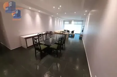 Apartamento enorme a 200 metros do mar praia da enseada guarujá.