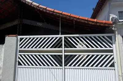 Casa com 2 quartos à venda na Rua Sebastião Batista Ramos, 1064, Balneário Maracanã, Praia Grande