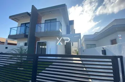 Sobrado em forquilhas com 2 suítes, 3 banheiros e 2 vagas de garagem