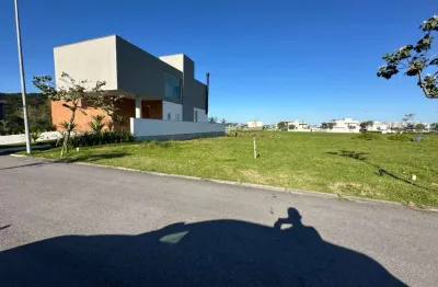 Terreno com 300m2 no condomínio reserva da pedra, palhoça sc