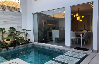 Vendo sobrado alto padrão com piscina - semi-mobiliado - jardim novo oasis - maringá-pr.
