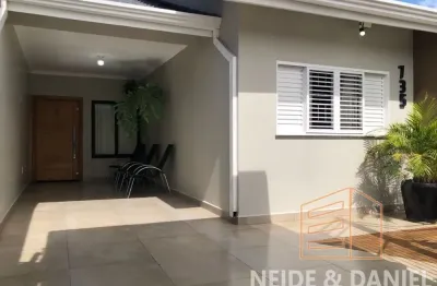 Casa com 3 quartos à venda na Rua Pioneira Maria Manhas Garcia, 735, Jardim Monte Rei, Maringá