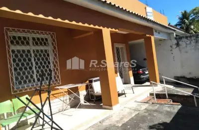 Casa com 2 quartos à venda na rua quiririm, vila valqueire, rio de janeiro, 115 m2 por r$ 548.900