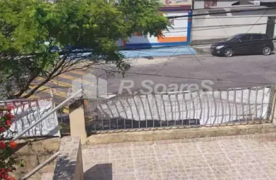 Casa com 2 quartos à venda na Rua das Rosas, Vila Valqueire, Rio de Janeiro