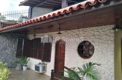 Casa com 3 quartos à venda na rua quiririm, vila valqueire, rio de janeiro, 319 m2 por r$ 700.000