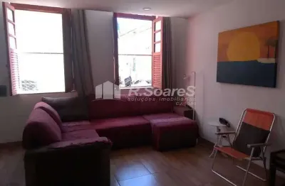 Casa de vila com 3 quartos na cidade nova. rua prof. clementino fraga