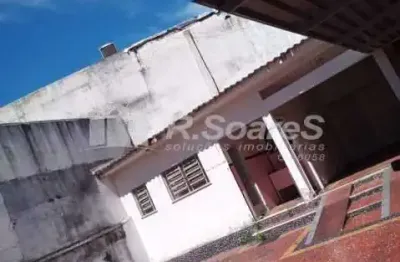 Casa com 2 quartos à venda na Rua das Rosas, Vila Valqueire, Rio de Janeiro