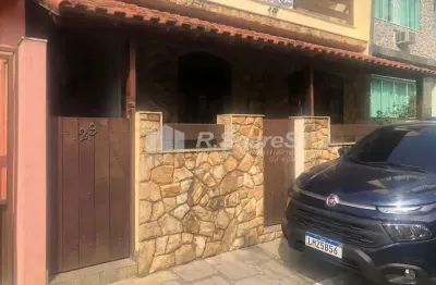 Casa em condomínio fechado com 3 quartos à venda na rua pedro teles, praça seca, rio de janeiro, 96 m2 por r$ 300.000