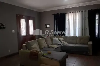 Casa com 3 quartos à venda na rua luís beltrão, vila valqueire, rio de janeiro, 233 m2 por r$ 550.000