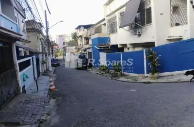 Casa com 6 quartos à venda na rua quiririm, vila valqueire, rio de janeiro, 186 m2 por r$ 260.000