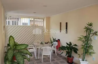 Casa com 3 quartos à venda na rua quiririm, vila valqueire, rio de janeiro, 127 m2 por r$ 320.000