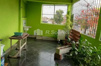 Casa com 2 quartos à venda na rua monclaro mena barreto, vila valqueire, rio de janeiro, 63 m2 por r$ 140.000