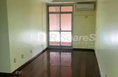 Apartamento 03 quartos, suíte e dependência, rua florianopolis, praça seca