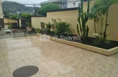 Ótimo apartamento vazio com 2 quartos, garagem  em praça seca rj.