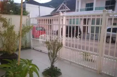 Casa em condomínio fechado com 3 quartos à venda na Avenida Carlos Pontes, Jardim Sulacap, Rio de Janeiro