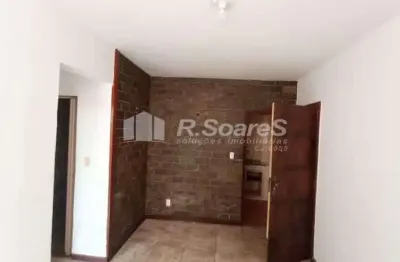 Apartamento de dois quartos na rua quiririm - vila valqueire